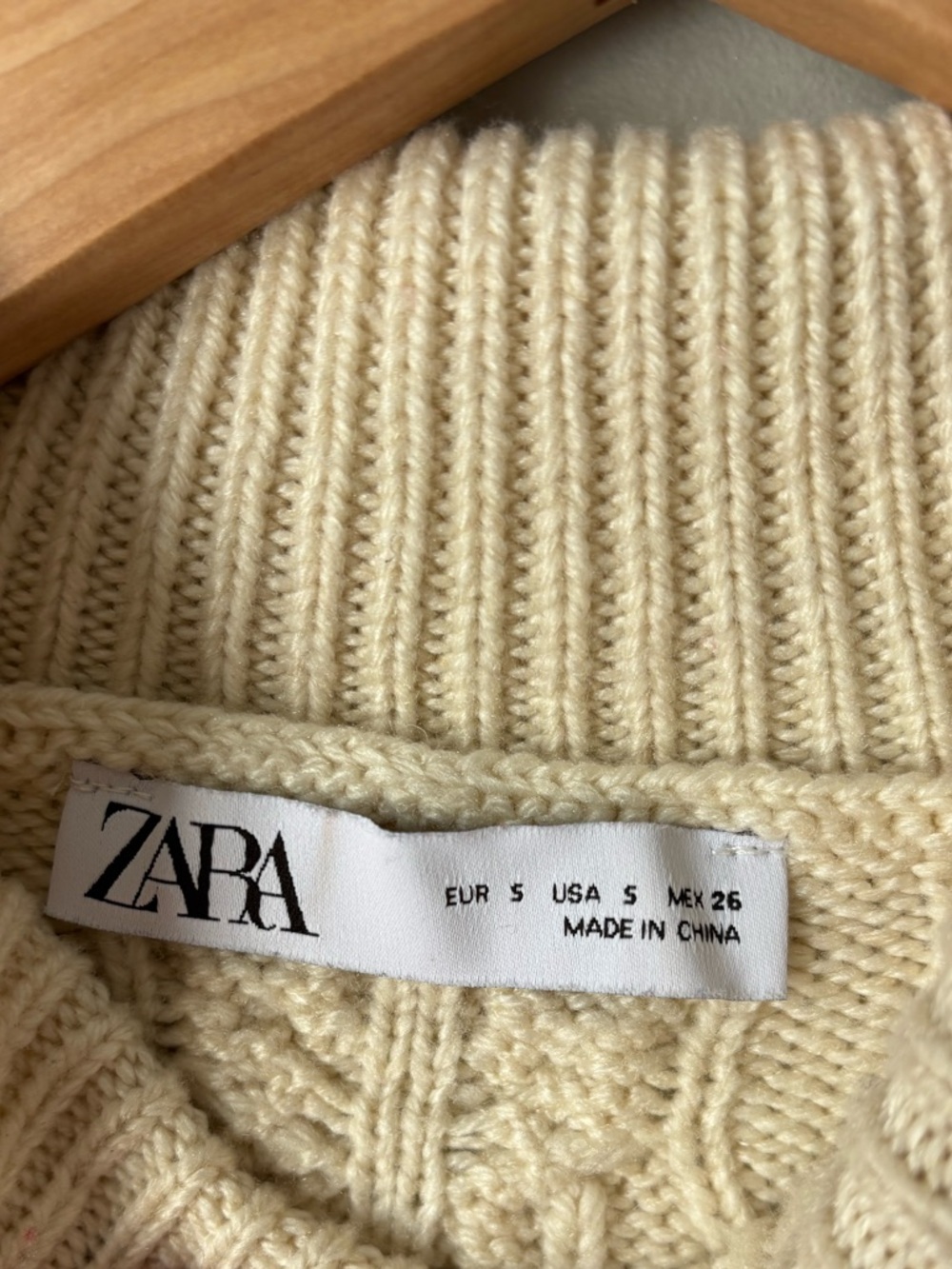 Zara Chunky Cable Knit Sweater | Cream Ivory | Size S | EUC | Oversized Fit - Picture 3 of 3